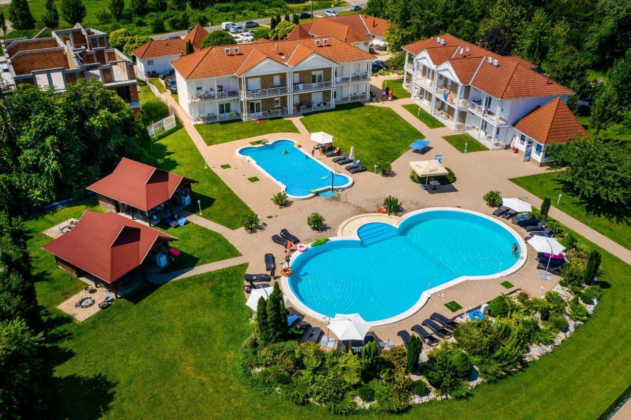 Apartament Aranyszarvas Panzio, Etterem Es Grillterasz Zewnętrze zdjęcie