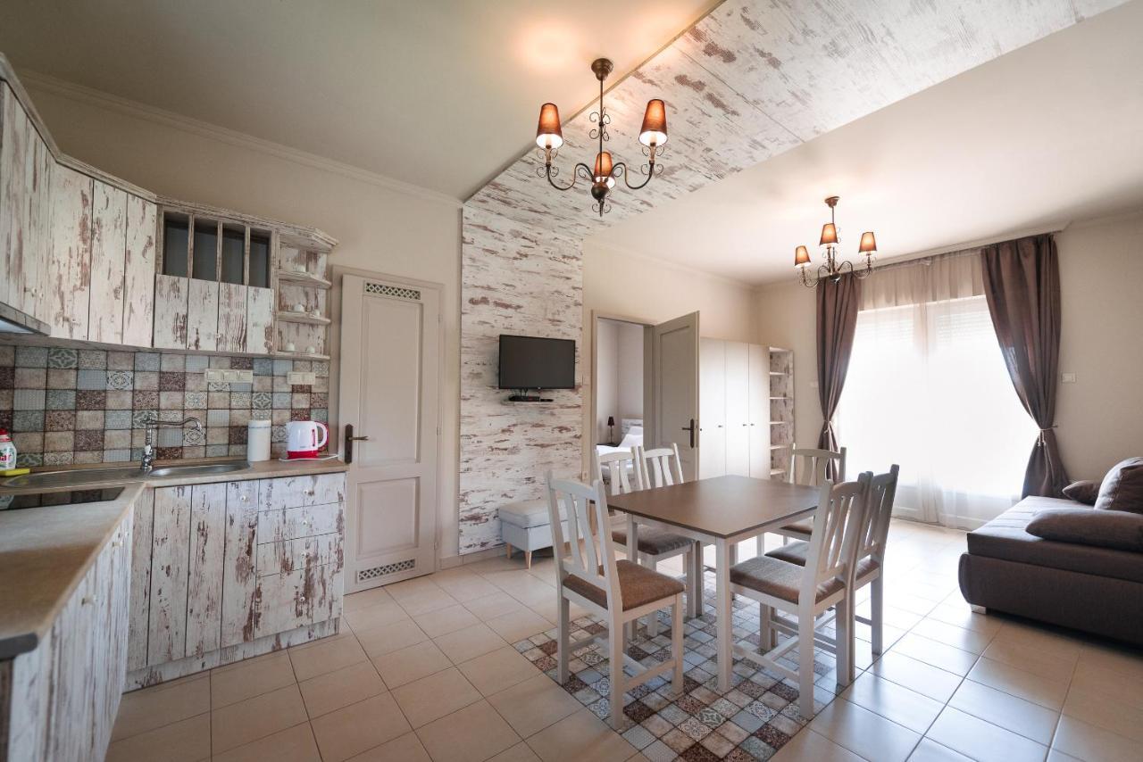 Apartament Aranyszarvas Panzio, Etterem Es Grillterasz Zewnętrze zdjęcie