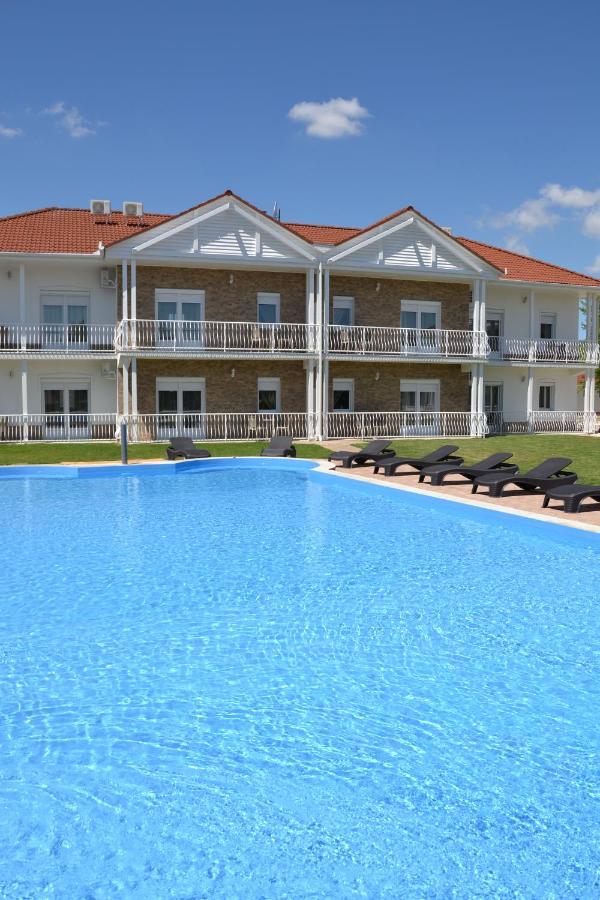 Apartament Aranyszarvas Panzio, Etterem Es Grillterasz Zewnętrze zdjęcie