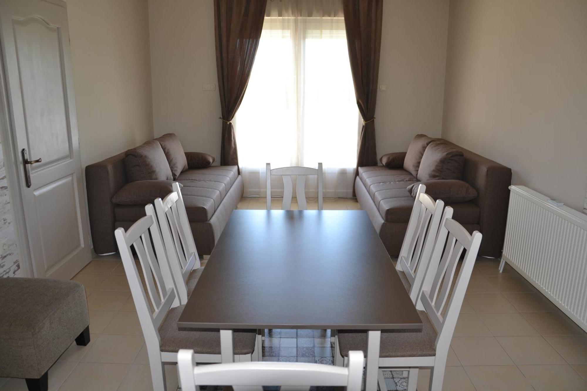 Apartament Aranyszarvas Panzio, Etterem Es Grillterasz Zewnętrze zdjęcie
