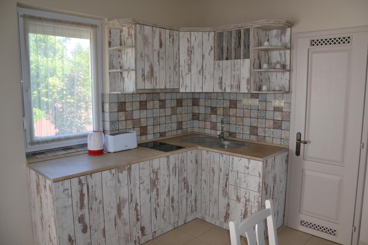 Apartament Aranyszarvas Panzio, Etterem Es Grillterasz Zewnętrze zdjęcie