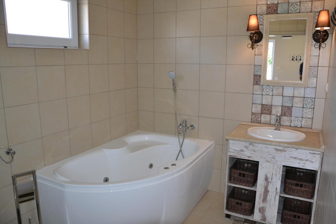 Apartament Aranyszarvas Panzio, Etterem Es Grillterasz Zewnętrze zdjęcie