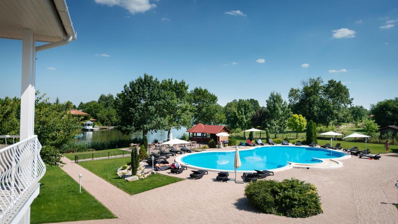 Apartament Aranyszarvas Panzio, Etterem Es Grillterasz Zewnętrze zdjęcie