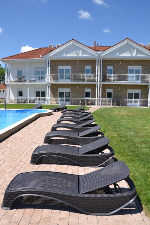 Apartament Aranyszarvas Panzio, Etterem Es Grillterasz Zewnętrze zdjęcie